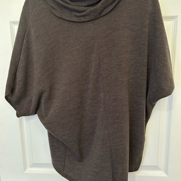 True Light Brown Cowl Neck Dolman Short Sleeve Sweater. Size L - Picture 4 of 5